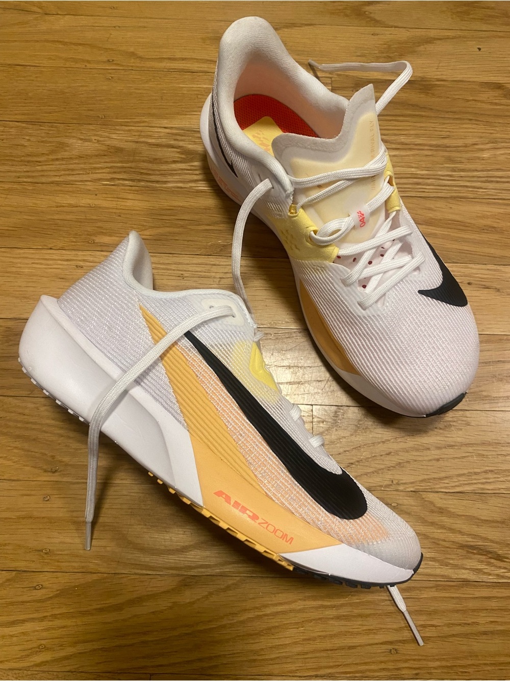NEW Nike Air Zoom Rival Fly 4 White Orange Chalk